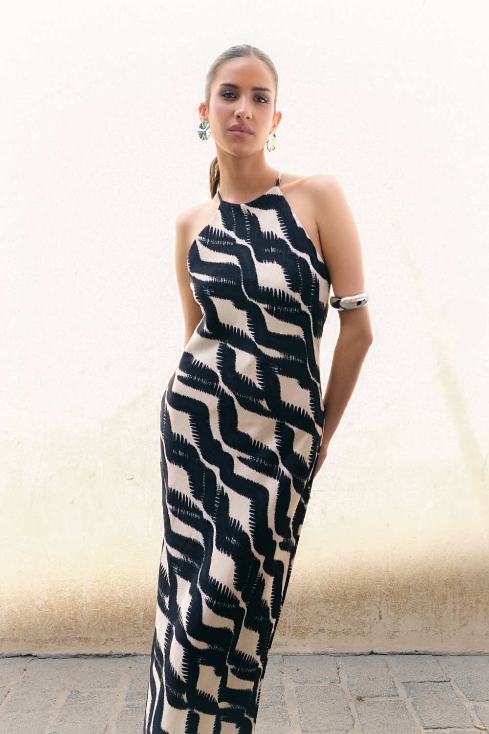 VESTIDO HALTER ESTAMPADO - Imagen 2