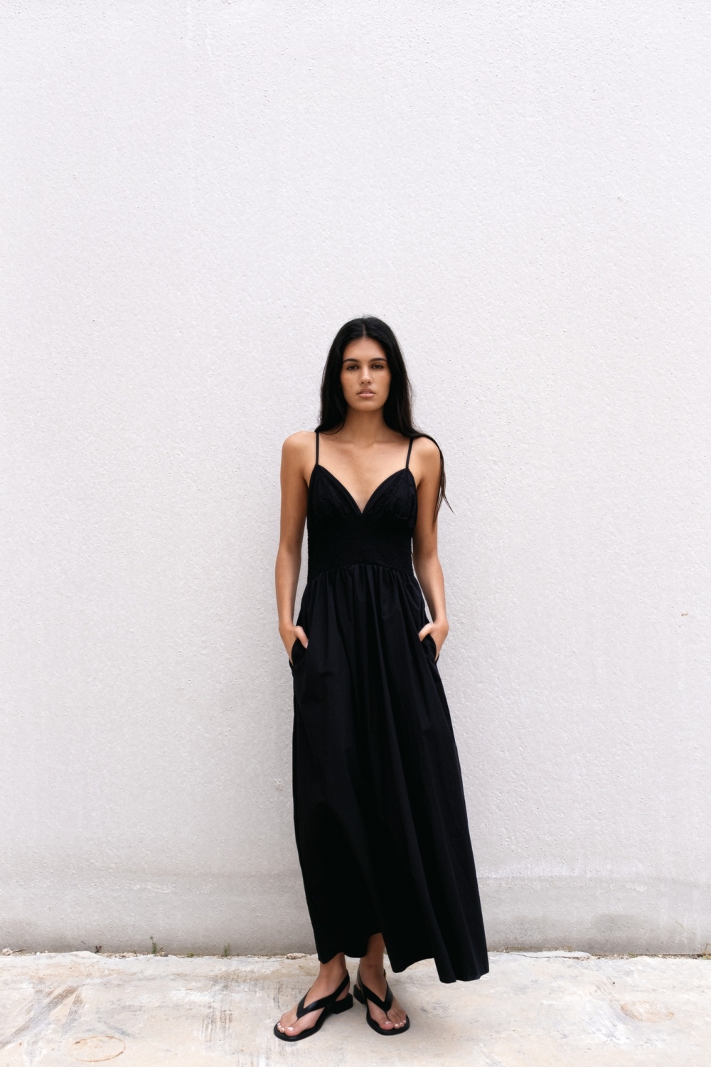 VESTIDO MIDI BORDADO